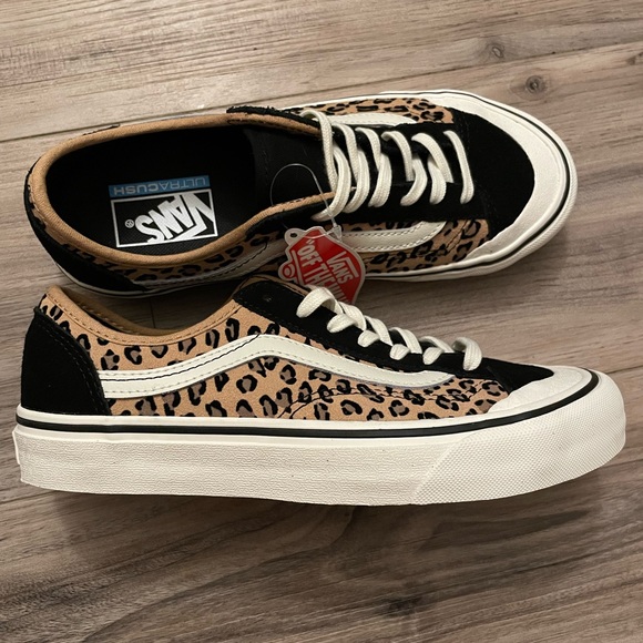 Vans off the wall leopard print Womens 7.5 / Mens 6. NWTs never worn. - Picture 2 of 8